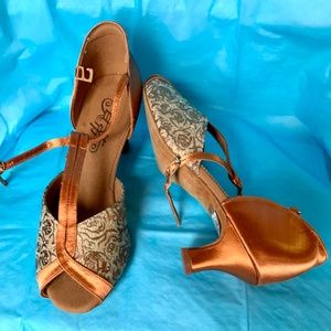 Brand new Latin dance shoes, size 39 (US7.5), heels 2”